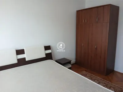 Apartament 2 camere, decomandat, etaj intermediar - Podu Ros - foto 3