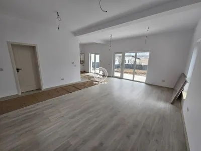 Vila P+1E ,4 camere ,560mp teren - Valea Lupului , Iasi - foto 5