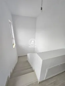 Vila P+1E ,4 camere ,560mp teren - Valea Lupului , Iasi - foto 8