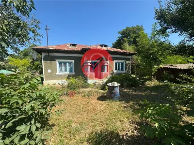 Casa batraneasca cu teren 3.706 mp in Iazurile - foto 3