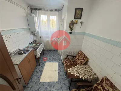 Apartament 2 camere cu garaj, central, str. Isacciei - foto 2