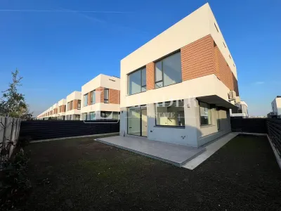 Vilă modernă cu terasă panoramică și design contemporan - foto 2