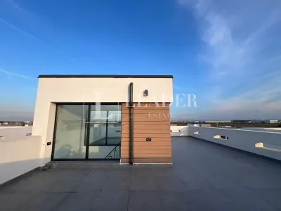 Vilă modernă cu terasă panoramică și design contemporan - foto 11