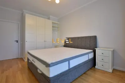[VIDEO] 3 Bedroom Duplex with Park Views | Pet Friendly | Parking + Storage - foto 20