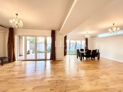 5-Bedroom Villa with Private Garden & Tennis Court - foto 5