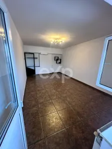 Ultracentral! Apartament spațios 3 camere, 2 băi și 2 balcoane - foto 2