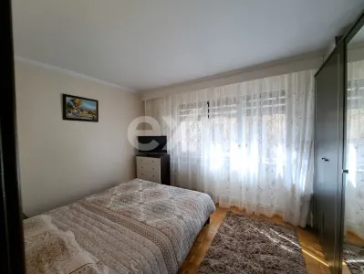 Apartament 4 camere decomandat, 81 mp, etaj 1/4 – ideal pentru familie - foto 3