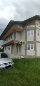 Duplex complet pentru 2 familii – 326 mpși 2.000 mp teren, lângă Pitesti - foto 7