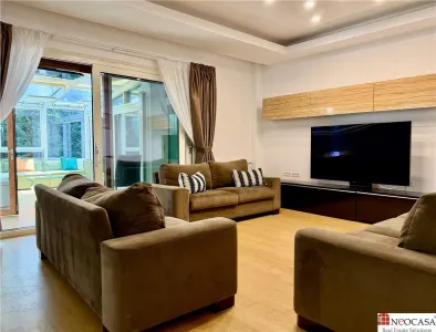 Vila premium cu lift interior, 7 dormitoare si curte proprie I Pipera - Bucuresti