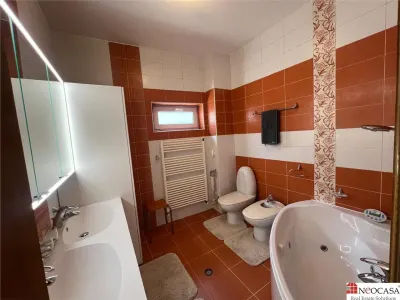 PTA DOMENII, S+P+1+M, 6 CAMERE, RENOVATA, CURTE! - foto 22