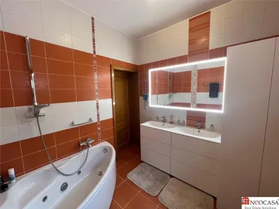 PTA DOMENII, S+P+1+M, 6 CAMERE, RENOVATA, CURTE! - foto 23