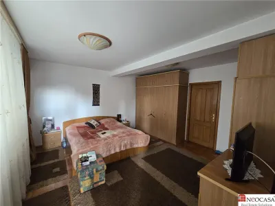 Vila versatila 7 camere + Garaj, Pivnita si Centrala Proprie, zona 1 Mai - Ion Mihalache | Ideala locuinta sau clinica - foto 15