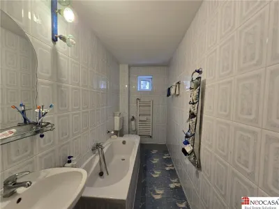 Vila versatila 7 camere + Garaj, Pivnita si Centrala Proprie, zona 1 Mai - Ion Mihalache | Ideala locuinta sau clinica - foto 9
