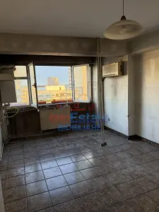 Apartament decomandat 4 camere, Centru – Spatios, 84 mp - foto 3