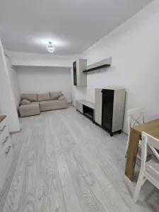 Apartament 1 camera de inchiriat la Bucium Confort -  370€ - foto 4