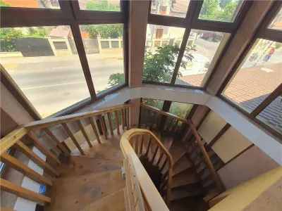 Vilă spațioasă D+P+M zona Terezian,  optima gradinita / sediu firma - foto 16
