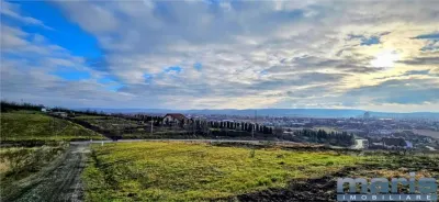 Vanzare 9 ari teren intravilan Tg. Mures Str. Zeno Vancea. - Targu Mures