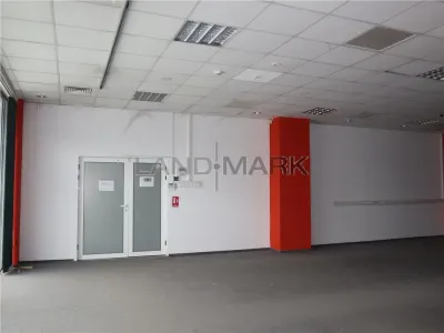 Spatiu comercial, parter, 16 metri vitrina - foto 2