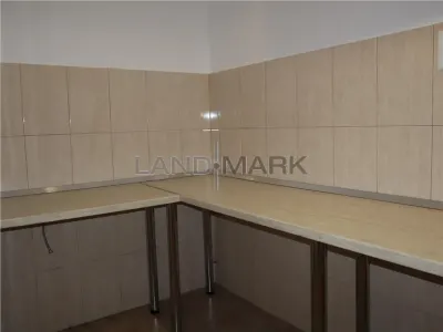 Spatiu comercial, parter, 16 metri vitrina - foto 11