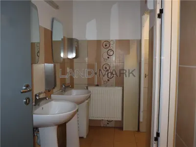 Spatiu comercial, parter, 16 metri vitrina - foto 13
