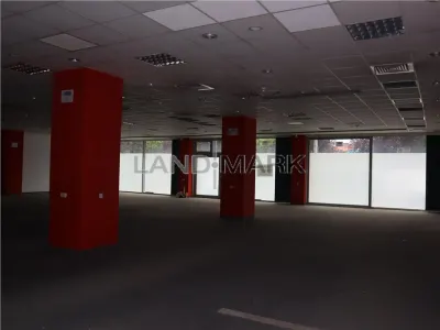 Spatiu comercial, parter, 16 metri vitrina - foto 16