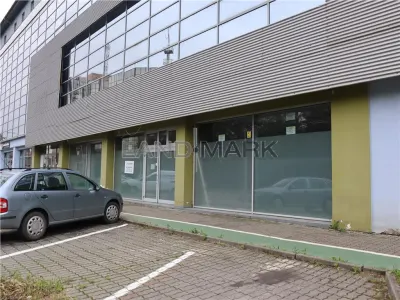 Spatiu comercial, parter, 16 metri vitrina - foto 18