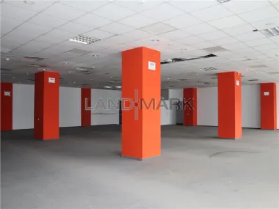 Spatiu comercial, parter, 16 metri vitrina - foto 3