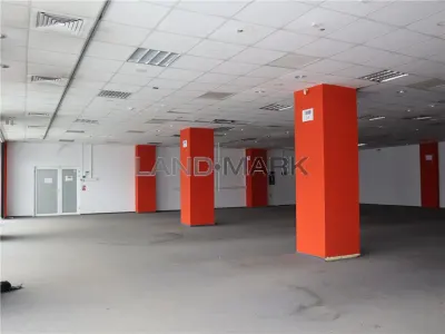 Spatiu comercial, parter, 16 metri vitrina - foto 4