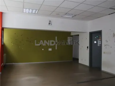 Spatiu comercial, parter, 16 metri vitrina - foto 8