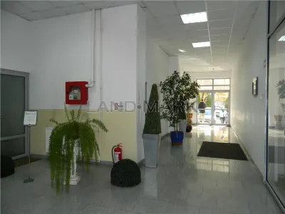 EXCLUSIVITATE, Spatiu birouri 140 mp , cladire noua, semicentral - foto 3