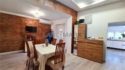 Casa pentru 2 familii, acces auto , zona Blascovici - foto 2
