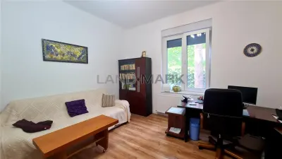 Casa pentru 2 familii, acces auto , zona Blascovici - foto 12