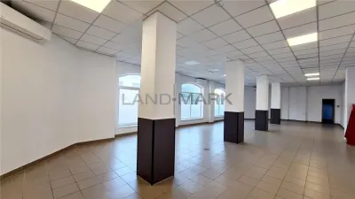Spatiu Comercial , 262 mp utili, Zona Andrei Saguna - foto 2