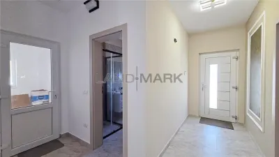 CASA INDIVIDUALA PE PARTER CU GARAJ DUMBRAVITA ZONA ION CREANGA - foto 3