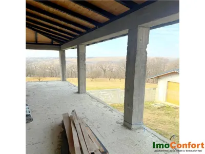 Vila  cu suprafata de 588mp si1600mp teren langa Pascani - foto 5