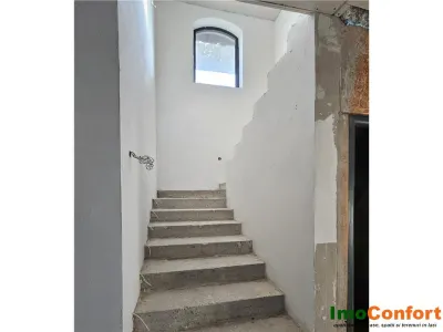 Vila  cu suprafata de 588mp si1600mp teren langa Pascani - foto 8