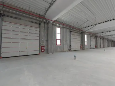 Chitila-hala din beton-3000 mp,2026, ISU,10 porti - trafo propriu - foto 2