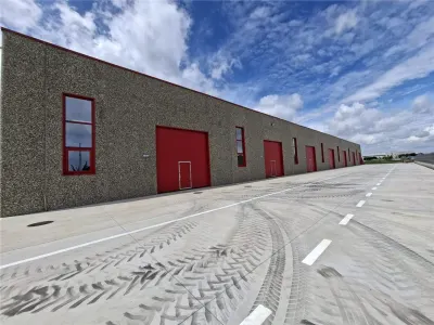 Chitila-hala din beton-3000 mp,2026, ISU,10 porti - trafo propriu - foto 5