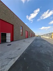 Hala 2400 mp din beton, 8 porti acces, 900 e/mp ! - foto 21