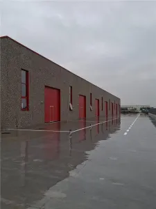 Hala 2400 mp din beton, 8 porti acces, 900 e/mp ! - foto 6