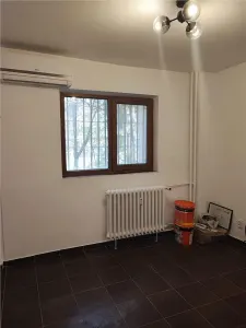 Apartament la parter - foto 7