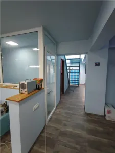 Hala 300 mp cu birouri, in Pipera. - foto 18