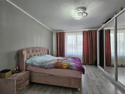 Casa spatioasa cu 3 apartamente de vanzare in Sibiu - foto 18
