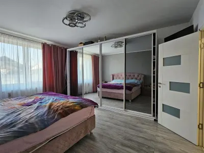 Casa spatioasa cu 3 apartamente de vanzare in Sibiu - foto 19