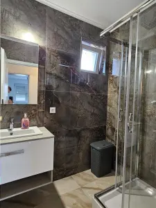 Casa spatioasa cu 3 apartamente de vanzare in Sibiu - foto 9