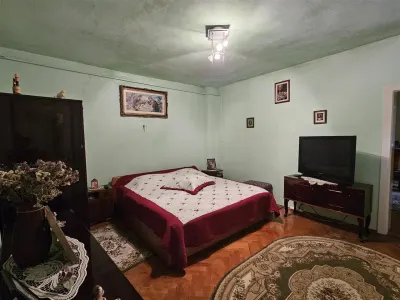 Casa spatioasa cu 2 apartamente zona Lupeni - Sibiu - foto 5