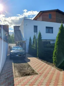 Apartament la vila cu terasa si curte proprie pe Cl. Cisnadiei - foto 18