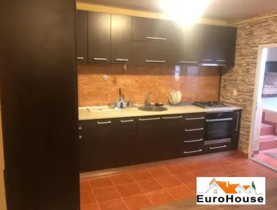Apartament cu 3 camere de vanzare in Alba Iulia - foto 1