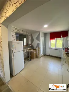 Apartament cu 3 camere de vanzare in Alba Iulia - foto 1