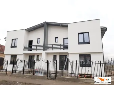 Casa tip duplex de vanzare in Alba Iulia - foto 1